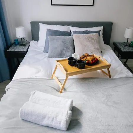 Downtown - Location, Metro Nearby - By Rentujemy Apartment *