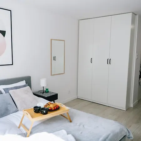 Διαμέρισμα Downtown - Location, Metro Nearby - By Rentujemy