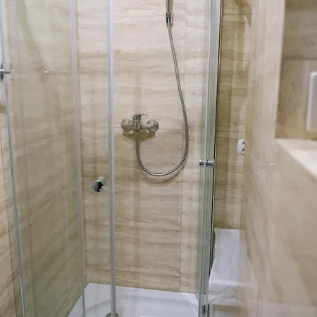 Διαμέρισμα Downtown - Location, Metro Nearby - By Rentujemy *