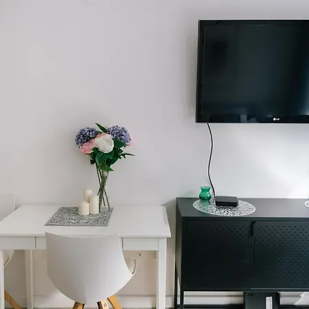 Downtown - Location, Metro Nearby - By Rentujemy Apartamento *