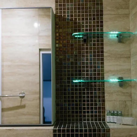 Downtown - Location, Metro Nearby - By Rentujemy Apartamento *